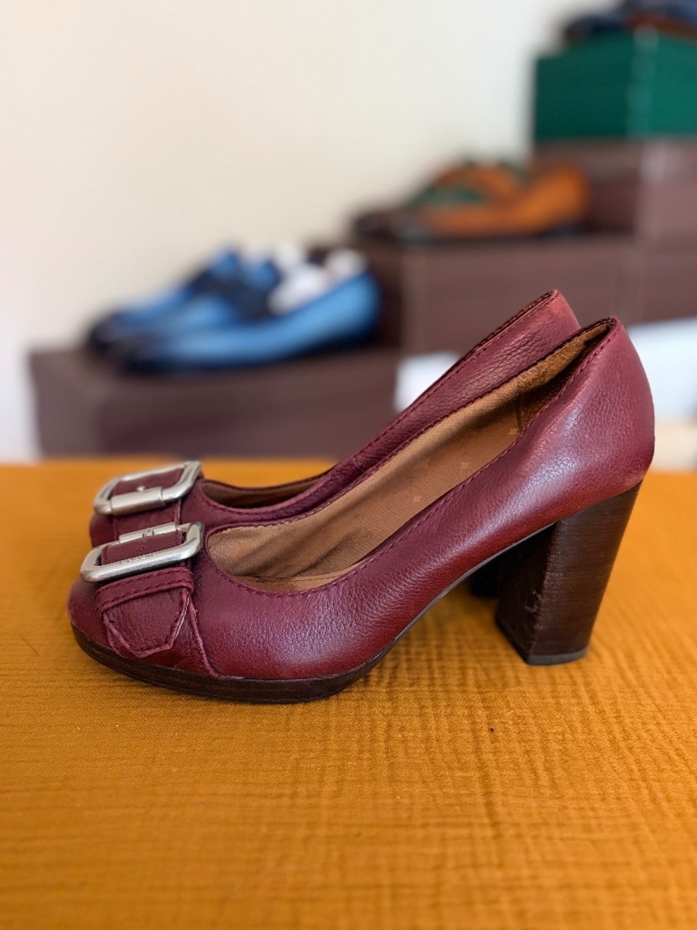 *pre-loved* Fossil leather heels